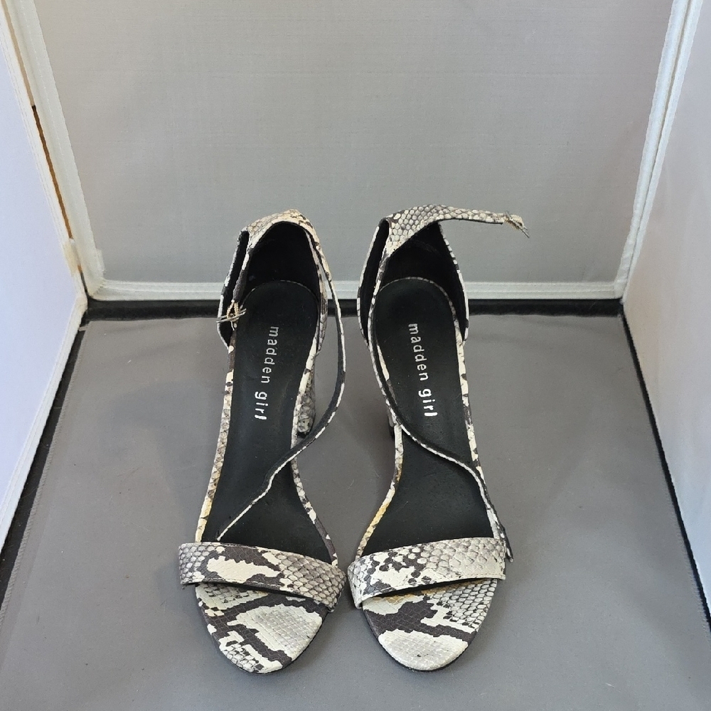 Madden Girl Snakeskin Pattern Bella Heels Sz 8